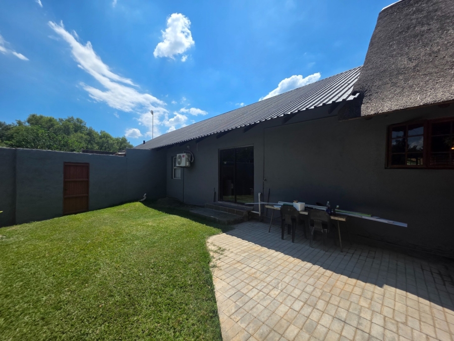 4 Bedroom Property for Sale in Olifantsnek North West